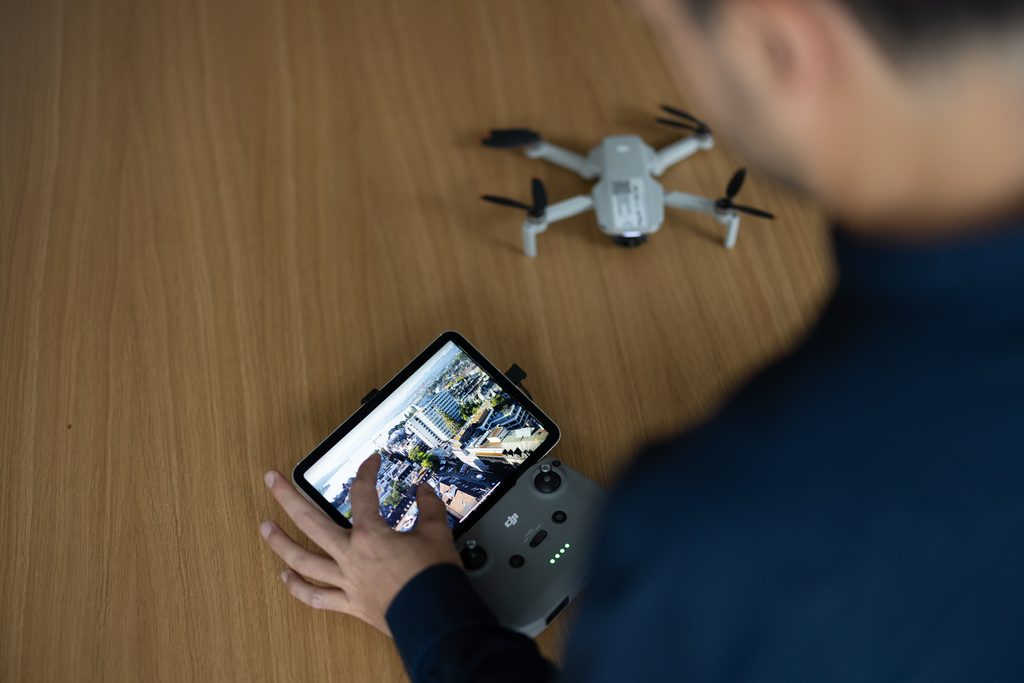 Vogelperspektive von einer Drone und iPad