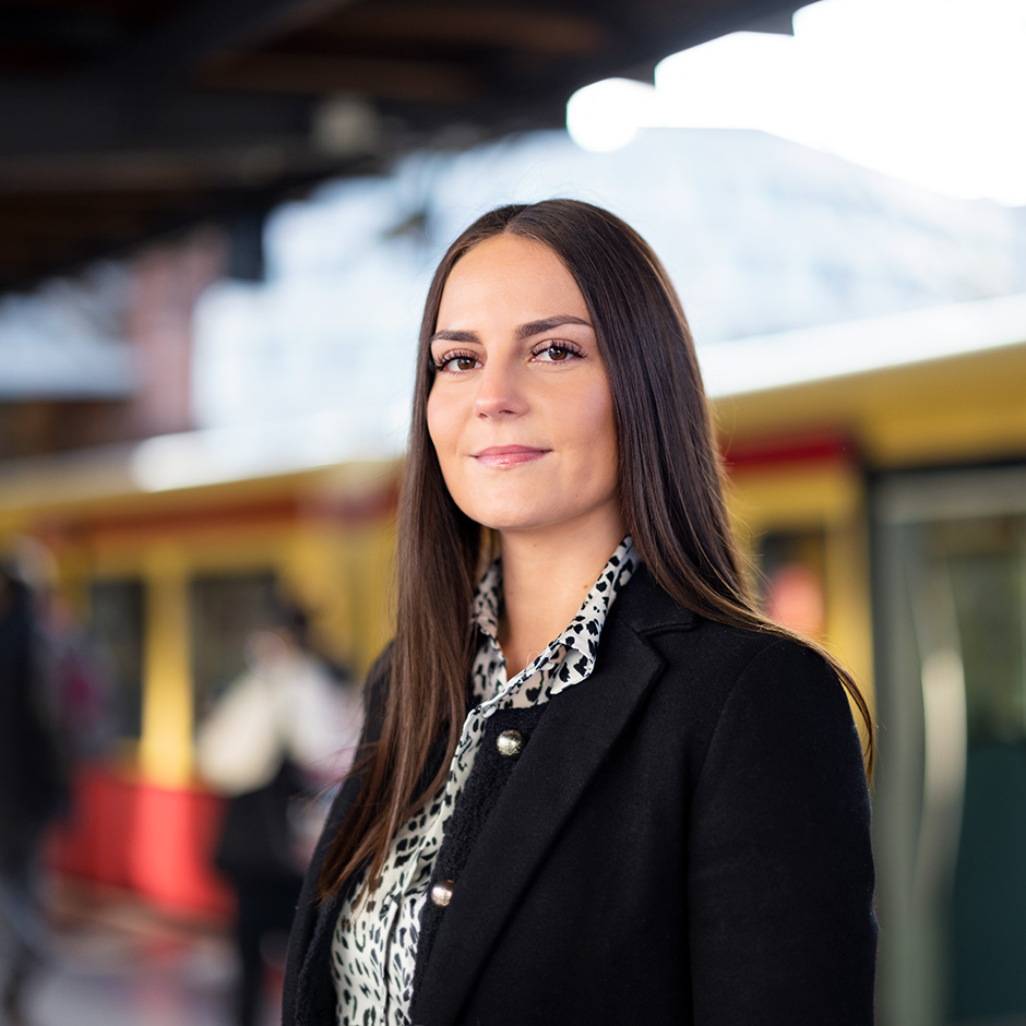 Mia Landzo

Valuation Data Management Analyst