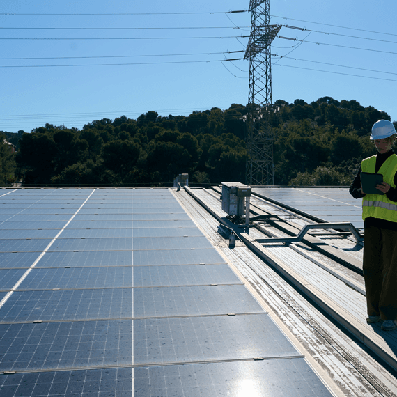 Expertin bewertet Photovoltaikanlagen