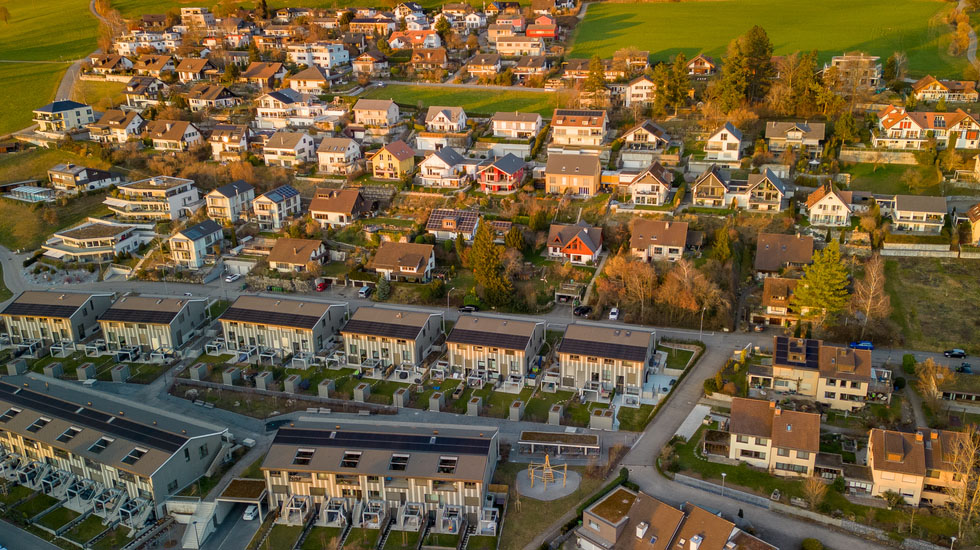 Die Immobilienpreise steigen weiter. Wir analysieren, ob sie sich komplett vom Markt entkoppelt haben.